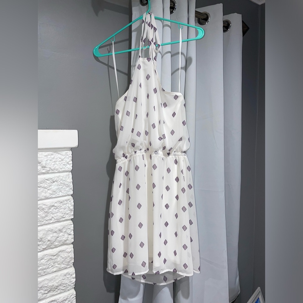 Express Dress🤍 - Picture 2 of 7